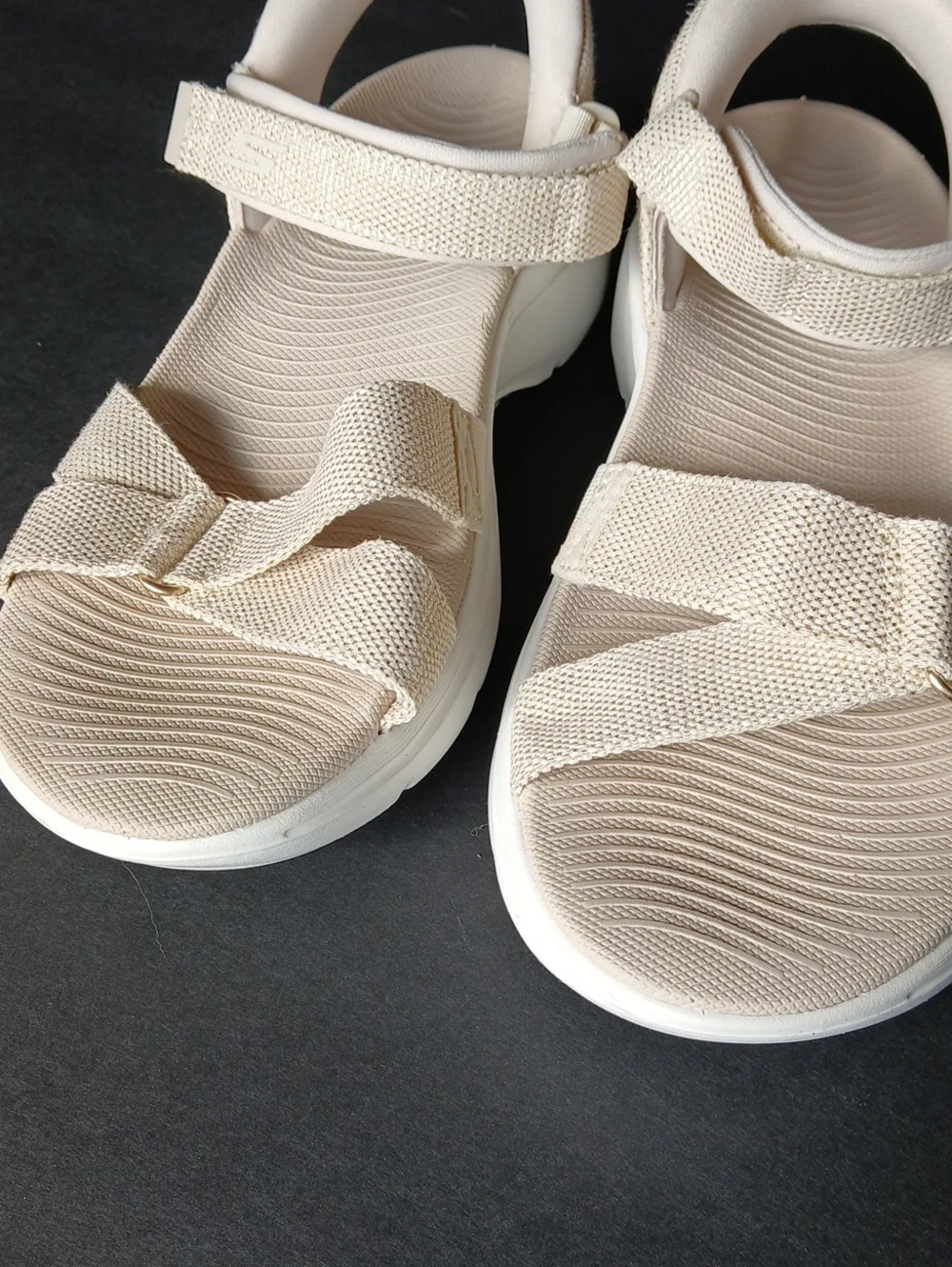 Sketchers Slip Ins Sandals Size 8